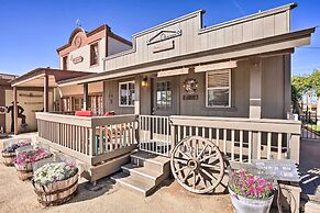 Western-style Phoenix Home: 15 Mi to Lake Pleasant