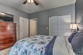 Lake View, Pool Access: Idyllic Camdenton Condo!