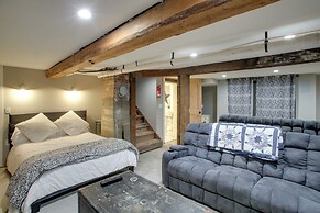 Modern Farmhouse w/ Movie Room - 6 Mi to Lake!