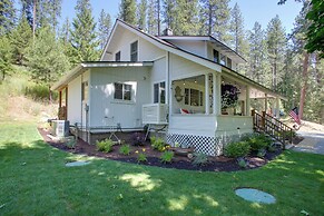 Modern Farmhouse w/ Movie Room - 6 Mi to Lake!