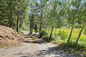 Modern Farmhouse w/ Movie Room - 6 Mi to Lake!