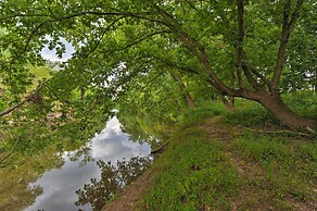 Farmhouse on River, 12 Miles to Liberty Mountain