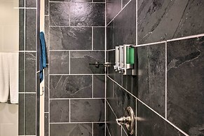 Serene Escape w/ Mountain Views, Near Dtwn!