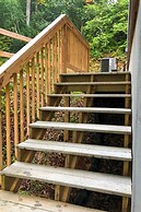 Serene Escape w/ Mountain Views, Near Dtwn!