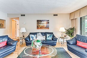 Lakeview Condo w/ Resort Pool: 2 Miles to Golf!