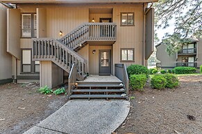 Lakeview Condo w/ Resort Pool: 2 Miles to Golf!