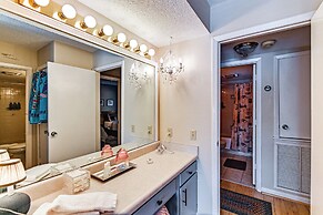 Lakeview Condo w/ Resort Pool: 2 Miles to Golf!