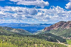 Hot Tub & Mtn View: Cripple Creek Retreat!