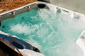 Hot Tub & Mtn View: Cripple Creek Retreat!