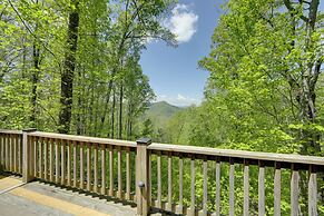 Cozy Bryson City Cabin w/ Mountain Views!
