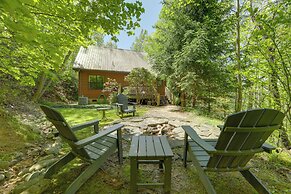Cozy Bryson City Cabin w/ Mountain Views!
