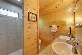 Cozy Bryson City Cabin w/ Mountain Views!