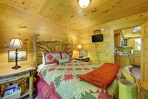 Cozy Bryson City Cabin w/ Mountain Views!