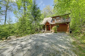 Cozy Bryson City Cabin w/ Mountain Views!