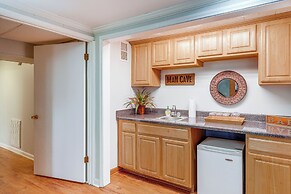 Family-friendly Riverhouse: Fishing & Hot Tub