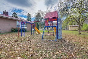 Family-friendly Riverhouse: Fishing & Hot Tub