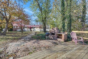 Family-friendly Riverhouse: Fishing & Hot Tub