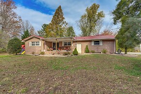 Family-friendly Riverhouse: Fishing & Hot Tub