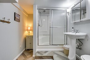 Family-friendly Riverhouse: Fishing & Hot Tub