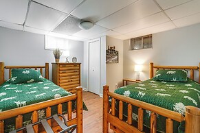 Family-friendly Riverhouse: Fishing & Hot Tub