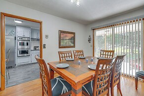 Family-friendly Riverhouse: Fishing & Hot Tub