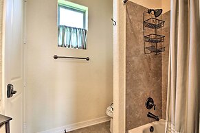 Casa Sol House w/ Deck in Crystal Beach!