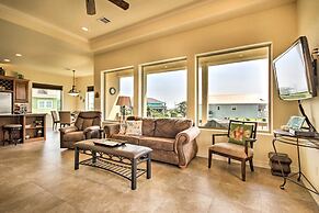 Casa Sol House w/ Deck in Crystal Beach!