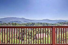 Stunning Mountain View: Gatlinburg Cabin W/hot Tub