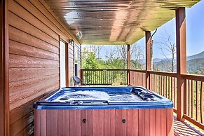 Mountain-view Gatlinburg Cabin w/ Private Hot Tub!