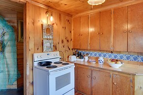 Oceanfront Cottage w/ Deck 2 Mi to Boothbay Harbor