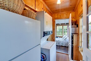 Oceanfront Cottage w/ Deck 2 Mi to Boothbay Harbor