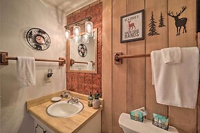 White Tail Retreat w/ Shared Hot Tub & Pool Access