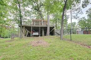 Lake Hamilton Cabin: Boating Getaway!