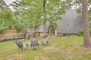 Lake Hamilton Cabin: Boating Getaway!