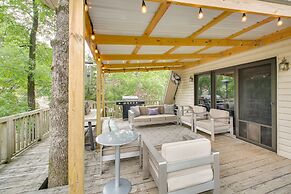 Lake Hamilton Cabin: Boating Getaway!