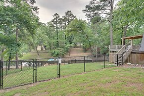 Lake Hamilton Cabin: Boating Getaway!