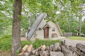 Lake Hamilton Cabin: Boating Getaway!