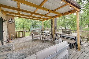 Lake Hamilton Cabin: Boating Getaway!