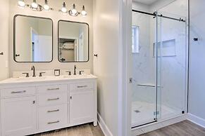 Steps to Sand: Hilton Head Retreat w/ Pool Access!