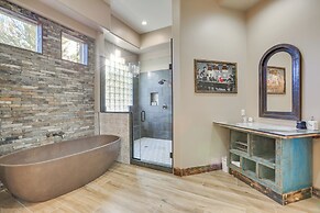 Stunning Cave Creek Home w/ Infinity Pool!
