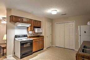 Creekfront Cabin Near Chattanooga w/ Hot Tub!