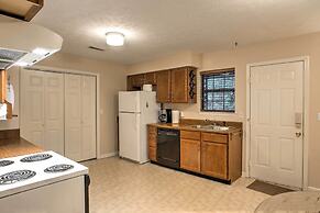 Creekfront Cabin Near Chattanooga w/ Hot Tub!