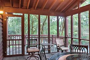 Creekfront Cabin Near Chattanooga w/ Hot Tub!
