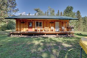 Cozy Countryside Cabin in Robie Creek Park!