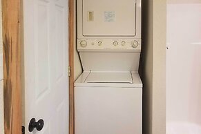 Cozy Countryside Cabin in Robie Creek Park!