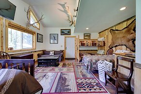 Cozy Countryside Cabin in Robie Creek Park!