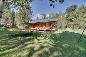 Cozy Countryside Cabin in Robie Creek Park!