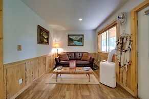 Cozy Countryside Cabin in Robie Creek Park!