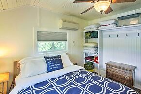Crystal Lake Cottage: Kayaks & Fire Pit!