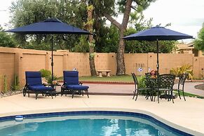 Elegant Peoria Home: Pool, Putting Green, Fire Pit